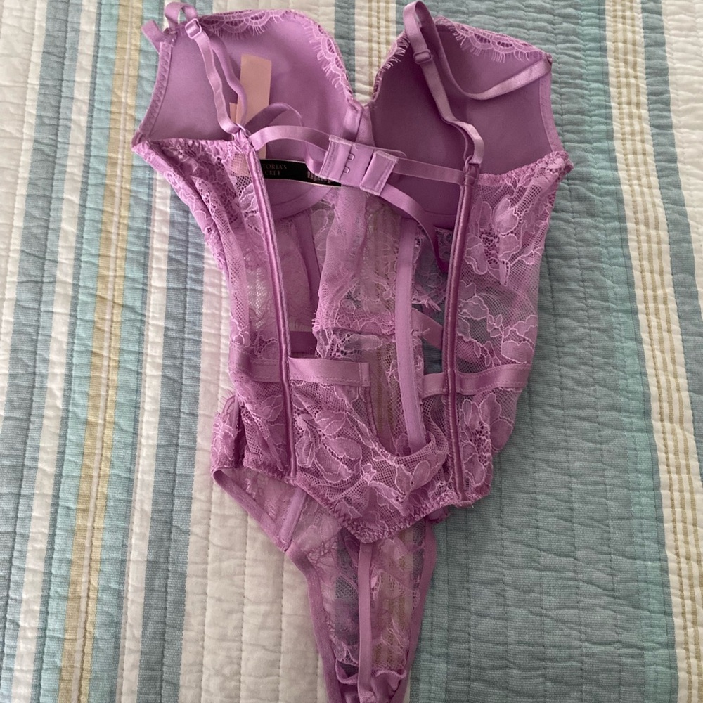Lingerie - Picture 4 of 6